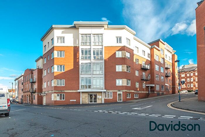 2 Bedroom Flat To Rent In The Qube, Birmingham, B1