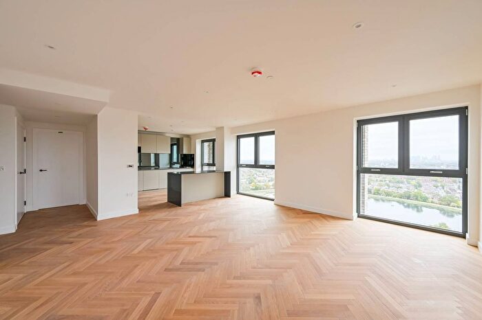 3 Bedroom Flat For Sale In Woodberry Down, Finsbury Park, N4