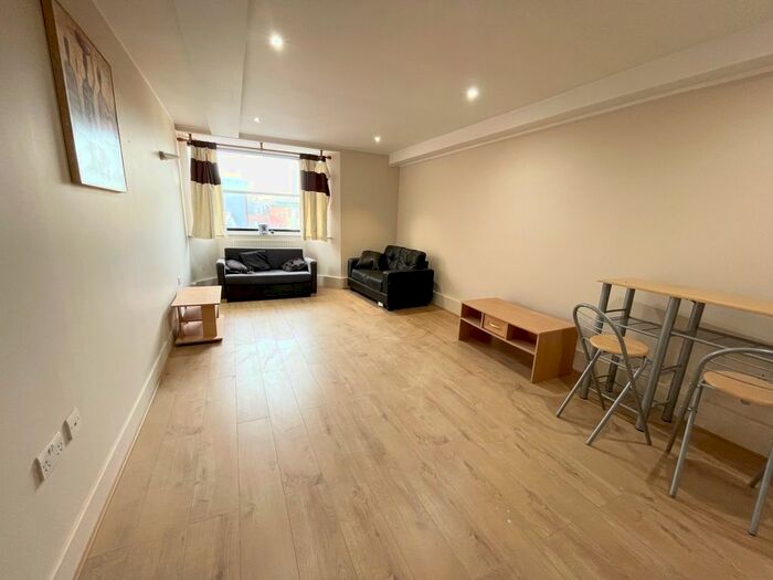 1 Bedroom Flat To Rent In Queens Terrace, Southampton, SO14