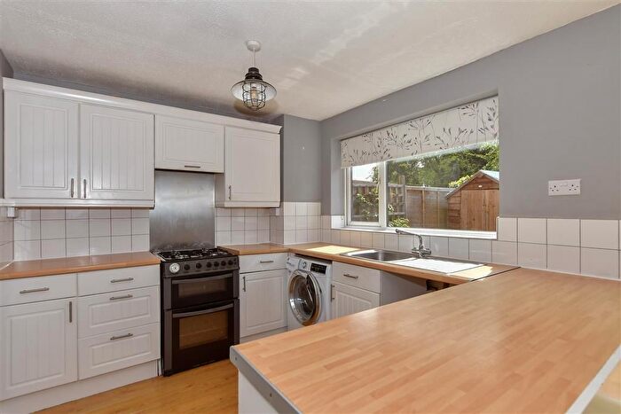 3 Bedroom End Terrace House For Sale In Alen Square, Staplehurst, Kent, TN12