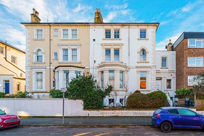 1 Bedroom Flat To Rent In Uxbridge Road, Kingston Upon Thames, KT1