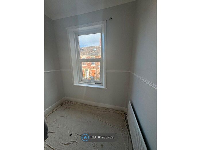 2 Bedroom Flat To Rent In Claremont North Avenue, Gateshead, NE8