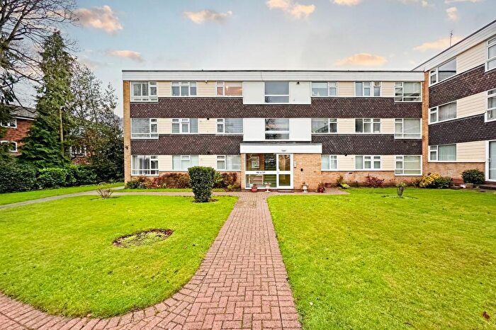 2 Bedroom Apartment For Sale In Hampton Lane, Solihull, B91