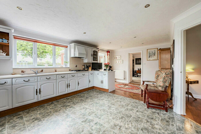 4 Bedroom Detached House For Sale In St. Johns Close, Coltishall, NR12