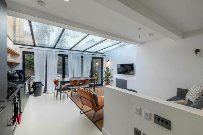 1 Bedroom Flat To Rent In Macroom Road, Maida Vale, W9