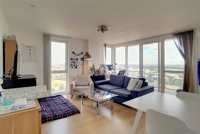 1 Bedroom Flat To Rent In Panoramic Tower, Hay Currie Street, E14