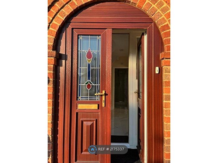 3 Bedroom Semi-Detached House To Rent In Daventry Road, Coventry, CV3