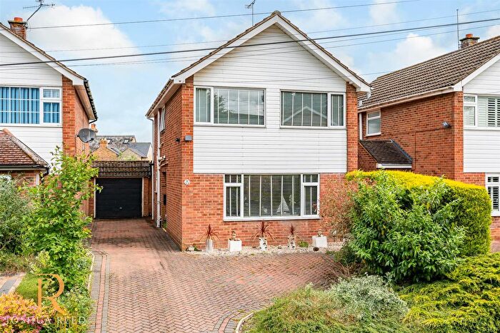 3 Bedroom Detached House For Sale In Rushen Drive, Hertford Heath, SG13