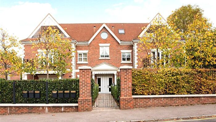 2 Bedroom Apartment To Rent In Dorchester Mansions, Cross Road, Ascot, Berkshire, SL5
