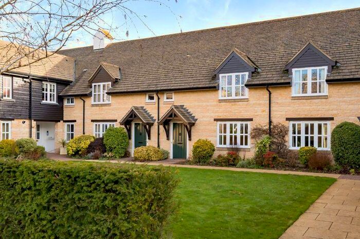 2 Bedroom Retirement Property For Sale In Carysfort Close, Peterborough, PE8