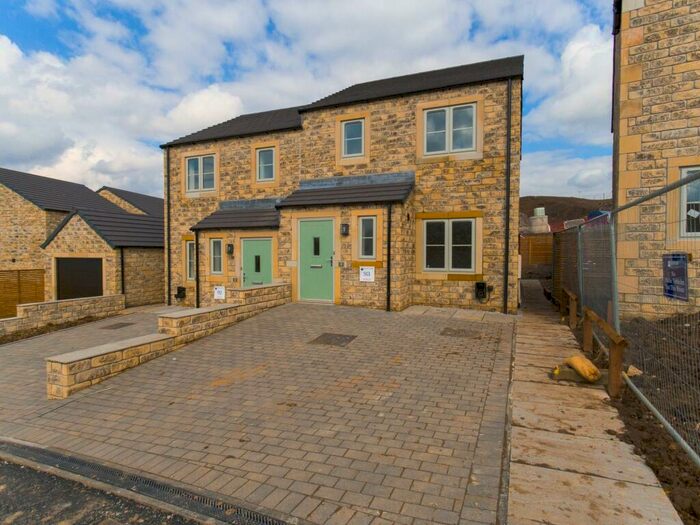 3 Bedroom Semi-Detached House To Rent In Holly Fold, The Alders, Skipton, BD23
