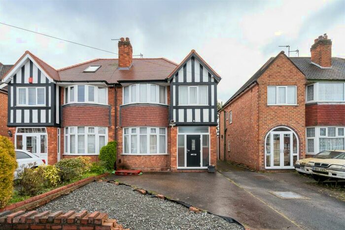3 Bedroom Semi-Detached House To Rent In Moreton Road, Shirley, Solihull, B90