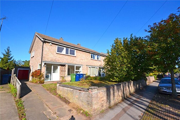 3 Bedroom Semi-Detached House To Rent In Carlton Way, Cambridge, CB4