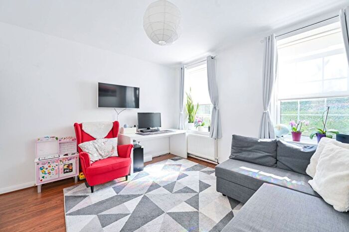 1 Bedroom Flat For Sale In Sedgehill Road, Beckenham Hill, London, SE6