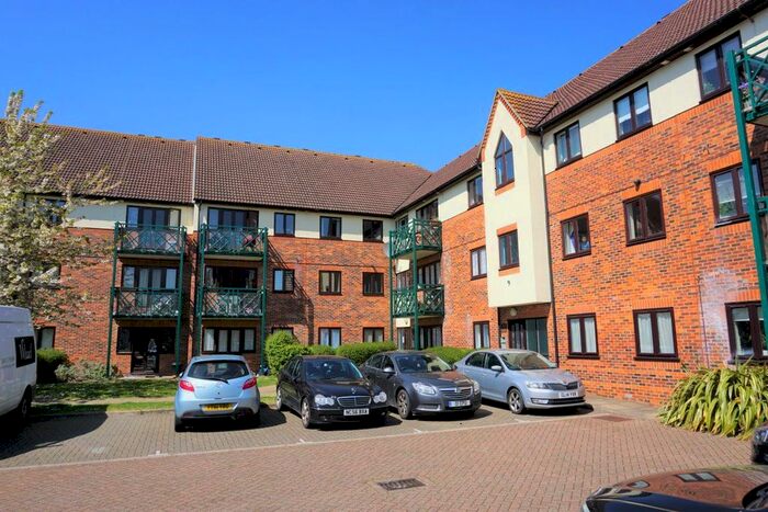 1 Bedroom Flat To Rent In Upton Court Road, Slough, SL3