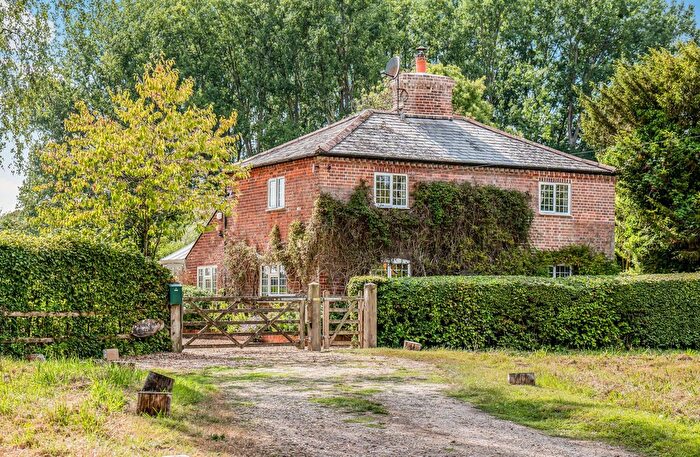4 Bedroom Detached House For Sale In The Marsh, Breamore, Fordingbridge, Hampshire, SP6