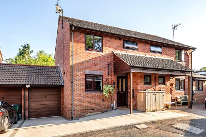 3 Bedroom Semi Detached House For Sale In Keymer Road, Crawley, West Sussex, RH11