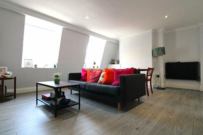 2 Bedroom Flat To Rent In Second And Third Floor Flat, Kensington Church Street, London, W8