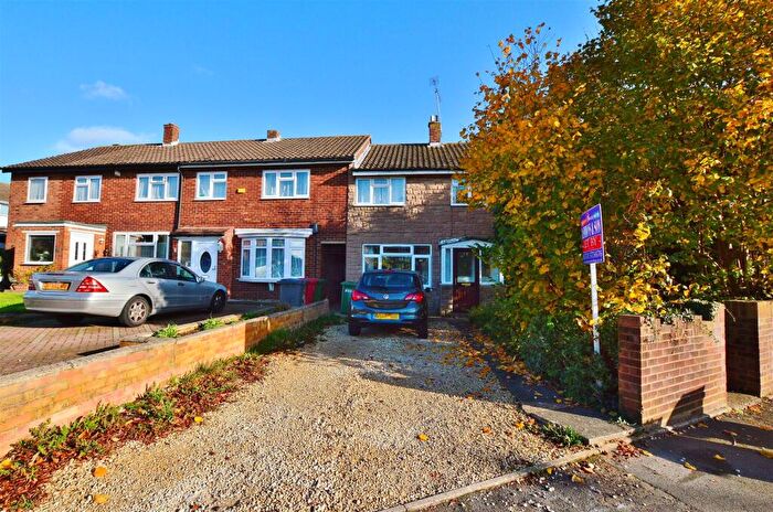 3 Bedroom Terraced House To Rent In Tomlin Road, Slough, Slough, SL2