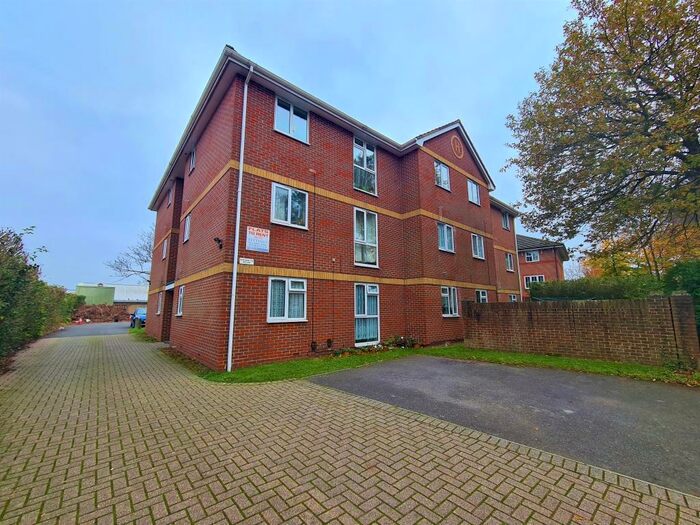 1 Bedroom Ground Flat To Rent In Spring Road, Sholing, SO19