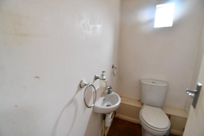 3 Bedroom Terraced House For Sale In Bower Street, Bedford, MK40