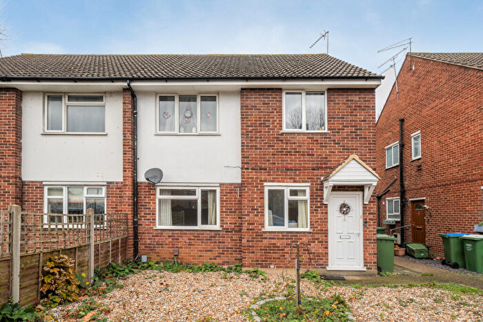 2 Bedroom Maisonette For Sale In Amberley Court, Sidcup, DA14