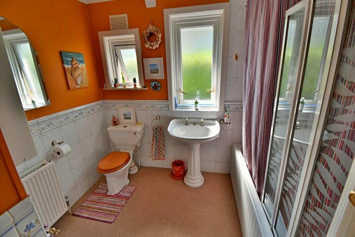 3 Bedroom Detached House For Sale In Christchurch Road, West Parley, Ferndown, BH22