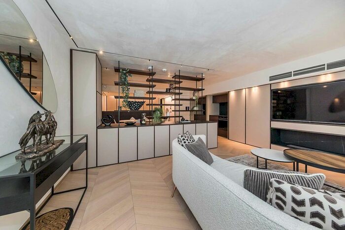 Studio To Rent In Camden Hill Road, Holland Park, W8