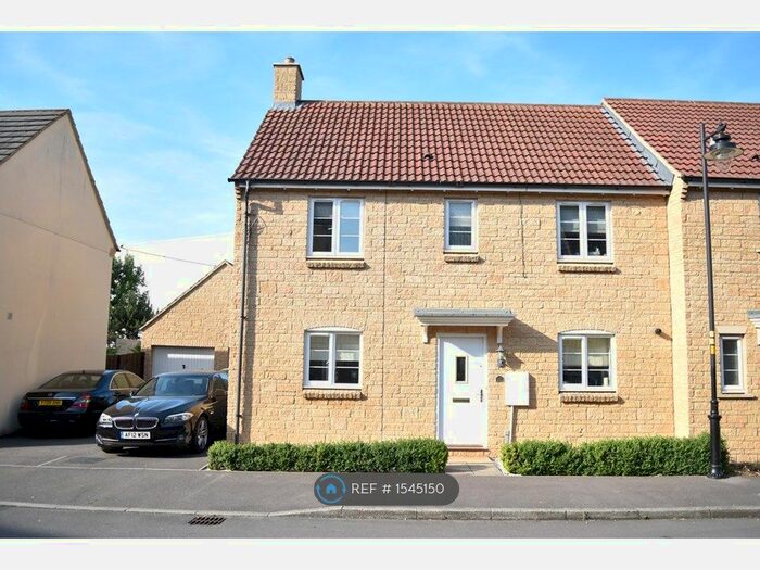 3 Bedroom Semi-Detached House To Rent In Nuthatch Road, Calne, SN11