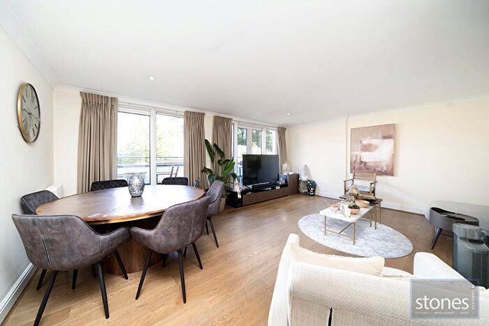 2 Bedroom Apartment To Rent In Broughton Avenue, London, N3