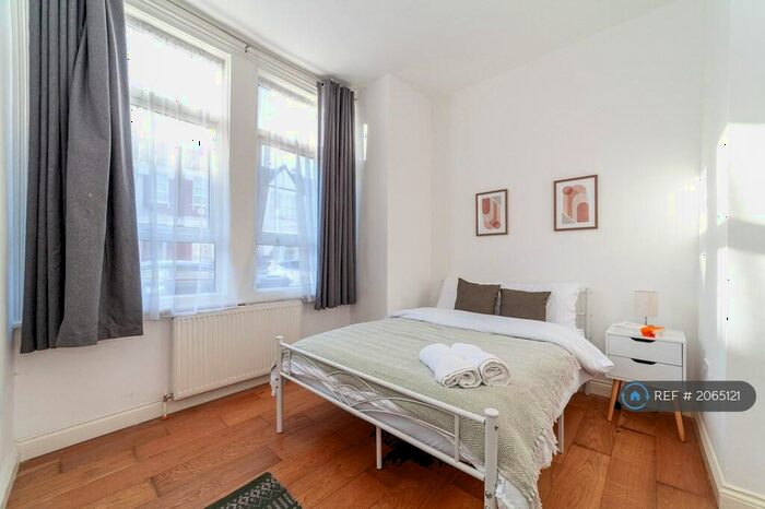 2 Bedroom Maisonette To Rent In Ivy Road, London, NW2