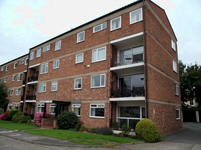 2 Bedroom Flat To Rent In Talbot Court, Oxton, Wirral, CH43