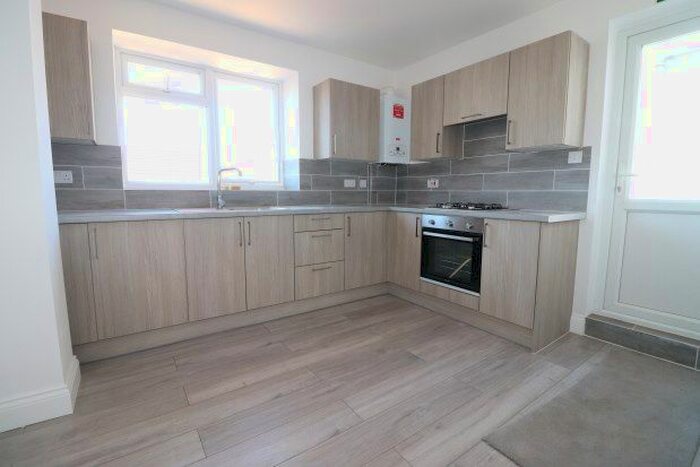 3 Bedroom Maisonette To Rent In Rectory Road, Worthing, BN14