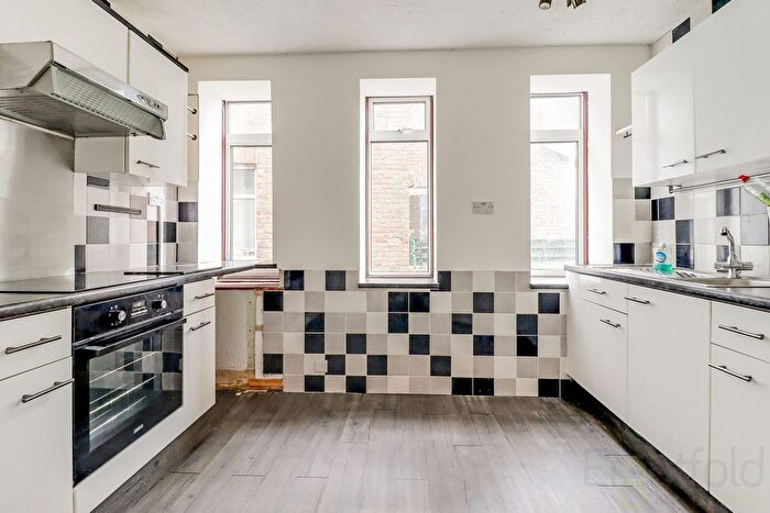 2 Bedroom Flat To Rent In Broad Street, Seaford, BN25