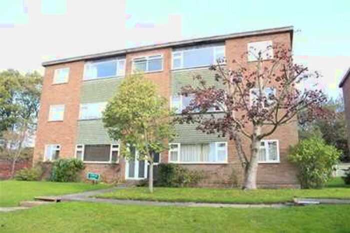 2 Bedroom Flat To Rent In Chiltern Court, Hill Village Road, B75