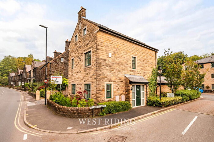 4 Bedroom Detached House For Sale In High Street, Uppermill, Saddleworth, OL3