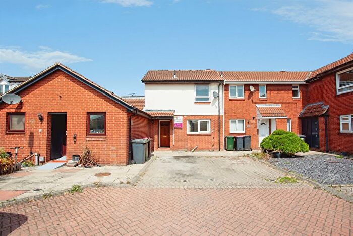 2 Bedroom End Of Terrace House For Sale In Grasby Court, Bramley, Rotherham, S66