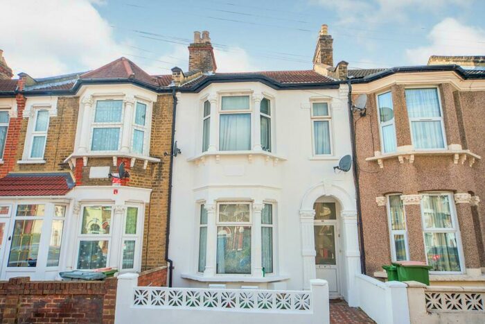 Flat To Rent In Selsdon Road, Upton Park, E13