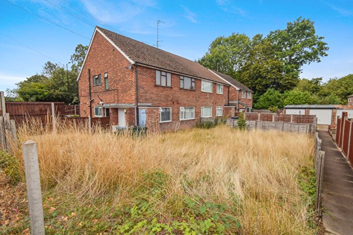 2 Bedroom Maisonette For Sale In Chace Avenue, Willenhall, Coventry, CV3