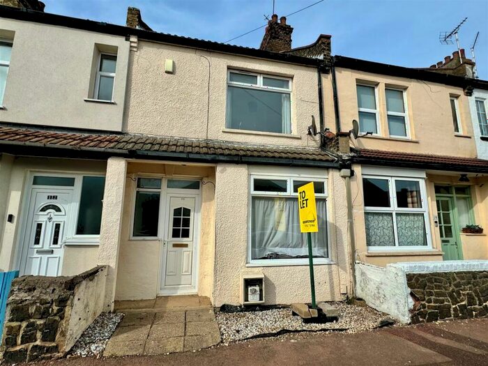 3 Bedroom Terraced House To Rent In Shoebury Avenue, Shoeburyness, SS3