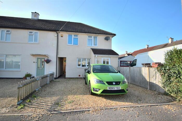 3 Bedroom Semi-Detached House To Rent In Oakleaze, Longlevens, Gloucester, GL2