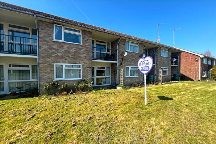 1 Bedroom Maisonette For Sale In Yeomans Close, Tongham, Surrey, GU10