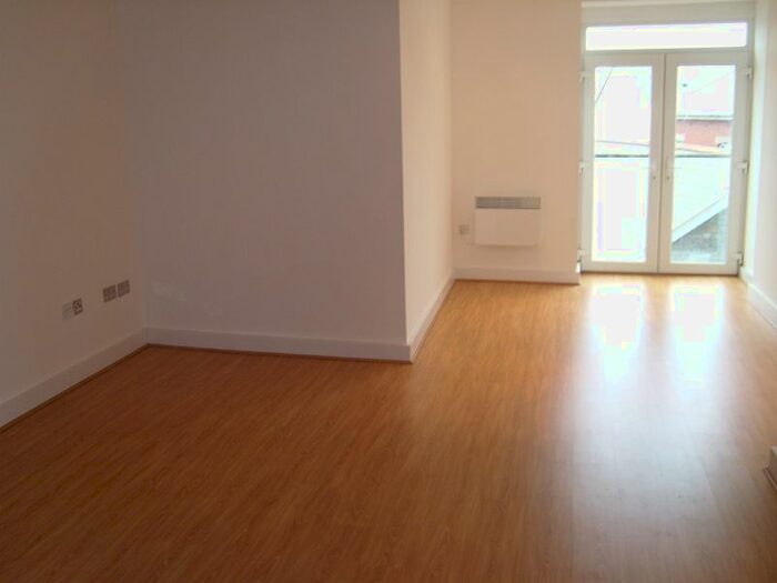 1 Bedroom Flat To Rent In Pugh Buildings, Cowell St, Llanelli., SA15
