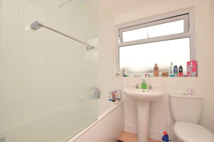 6 Bedroom Detached House To Rent In Manor Road, Bristol, BS16