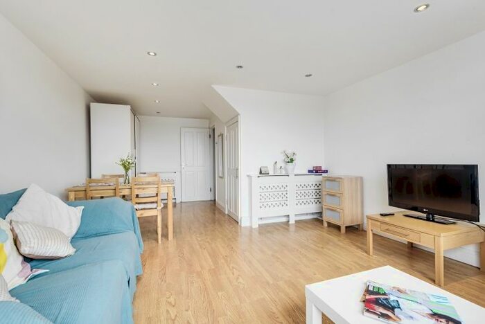 2 Bedroom Flat To Rent In The Grange, Lisgar Terrace, London, W14