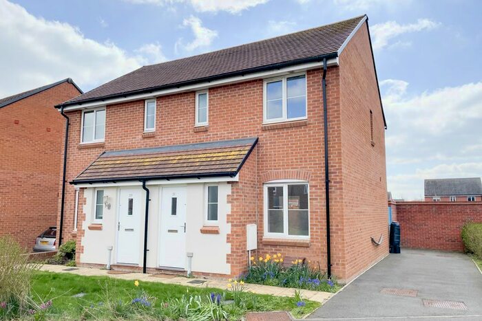 2 Bedroom Villa To Rent In Robin Gibb Road, Thame, OX9