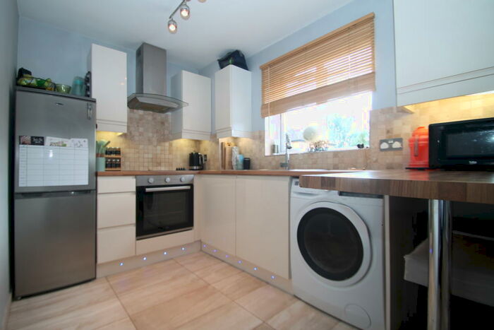 1 Bedroom Flat To Rent In Mullards Close, CR4
