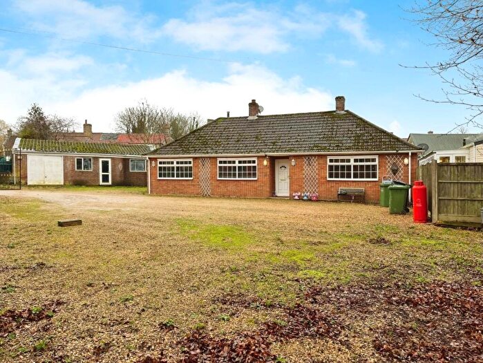 3 Bedroom Detached Bungalow For Sale In Hall Farm Drive, Methwold, IP26