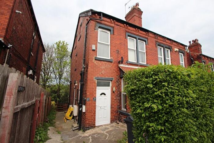 3 Bedroom Flat To Rent In Hartley Avenue, Woodhouse, Leeds, F2