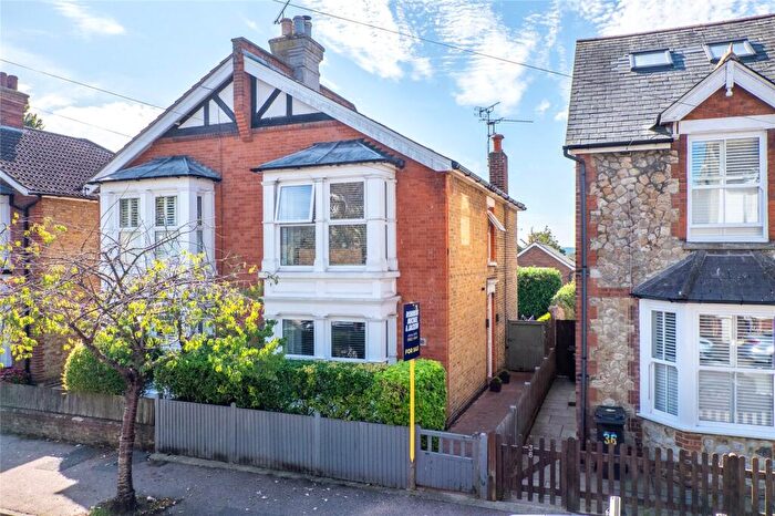 3 Bedroom Semi-Detached House For Sale In St. Lukes Road, Maidstone, Kent, ME14